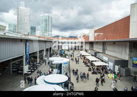 Barcelona, Katalonien. 28.. Februar 2022. Blick auf die Futterstelle im MWC 2022.der erste Tag des Mobile World Congress MWC2022 auf der Fira de Barcelona, Spanien (Bildquelle: © Thiago Prudencio/DAX via ZUMA Press Wire) Stockfoto