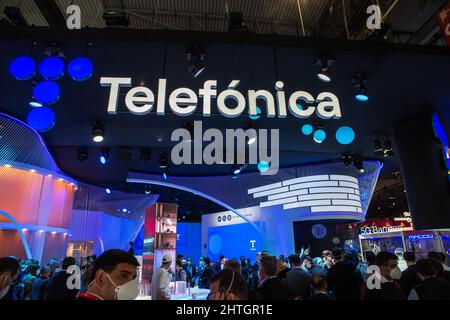 Barcelona, Katalonien. 28.. Februar 2022. Die Telefonica ist während der MWC 2022 zu sehen.der erste Tag des Mobile World Congress MWC2022 auf der Fira de Barcelona, Spanien (Bildquelle: © Thiago Prudencio/DAX via ZUMA Press Wire) Stockfoto