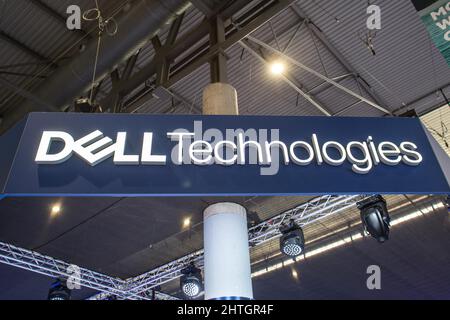 Barcelona, Katalonien. 28.. Februar 2022. Das Dell-Logo ist während der MWC 2022 zu sehen.der erste Tag des Mobile World Congress MWC2022 auf der Fira de Barcelona, Spanien (Bildquelle: © Thiago Prudencio/DAX via ZUMA Press Wire) Stockfoto