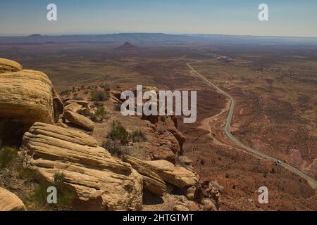 Moki Dugway in der Nähe von Mexican hat, San Juan County, Utah, USA Stockfoto