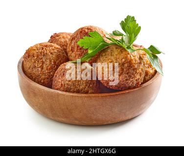 Schale gebratener Falafel isoliert auf weißem Hintergrund Stockfoto