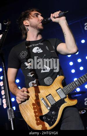 All Time Low (Alex Gaskarth) live im Konzert in der Birmingham O2 Academy, 28.. Januar 2012 Stockfoto