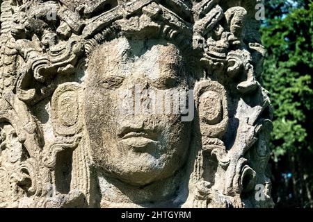 Stela Eine freistehende Skulptur in den Copan Mayan Ruinen, Copan Ruinas, Honduras Stockfoto