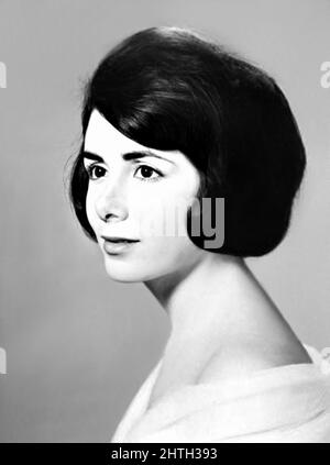 1958 , USA : die amerikanische Politikerin NANCY PELOSI ( geboren D'Alesandro , 26. märz 1940 ), Demokratische Partei , als jung war , im Alter von 18 . Foto aus dem Jahrbuch Gymnasium .- POLITICO - POLITICA - POLITIC - personalità personalità da giovane giovani - Persönlichkeit Persönlichkeiten, als sie jung war - collo - Hals --- Archivio GBB Stockfoto