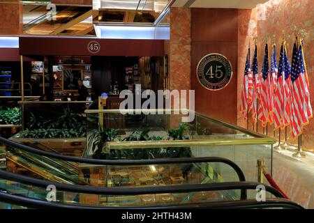 45 Wine & Whiskey aka Trump Bar im Trump Tower an der 725 5. Avenue.Midtown Manhattan.New York City.NY.USA Stockfoto