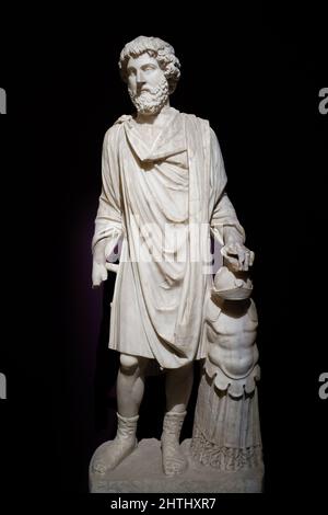 Statue des Kaiser Marcus Aurelius (161 - 180 n. Chr.) aus Attalia (Antalya), Skulptur aus römischer Zeit. Archäologisches Museum Istanbul, Türkei. Stockfoto