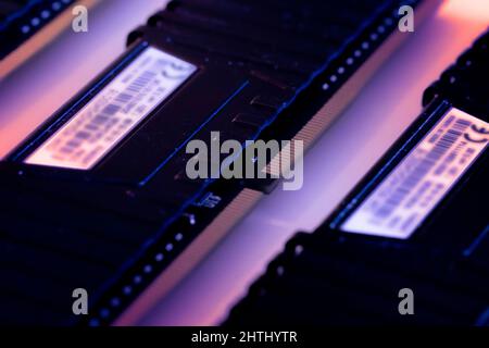 RAM-Speichermodule. Computerkomponenten. Nahaufnahme. Selektiver Fokus Stockfoto