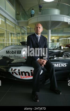 Ron Dennis, McLaren im McLaren Techonology Centre in Woking, 25.. August 2005 Stockfoto