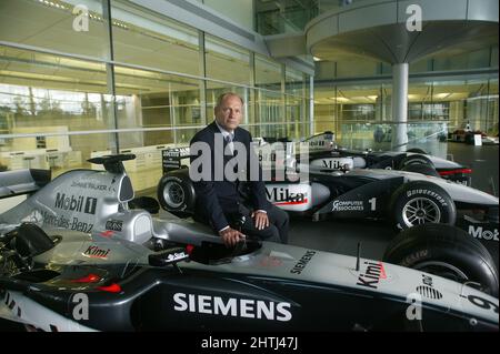 Ron Dennis, McLaren im McLaren Techonology Centre in Woking, 25.. August 2005 Stockfoto