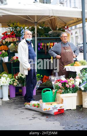 Blumenkiosk in der Via Manzoni, Mailand, Lombardei, Italien, Europa Stockfoto