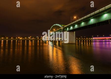 Stari Savski most U Beogradu Stockfoto