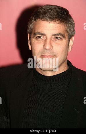 GEORGE CLOONEY BEIM BERLINER FILMFESTIVAL 8TH. FEBRUAR 2003 PROMOTION FÜR SEINEN FILM SOLARIS Stockfoto