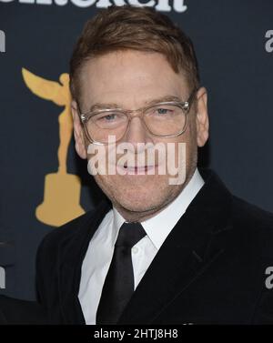 Los Angeles, USA. 28.. Februar 2022. Kenneth Branagh kommt zu den jährlichen HCA Film Awards 5., die am Montag, den 28. Februar 2022, im Avalon Hollywood in Los Angeles, CA, abgehalten werden. (Foto: Sthanlee B. Mirador/Sipa USA) Quelle: SIPA USA/Alamy Live News Stockfoto