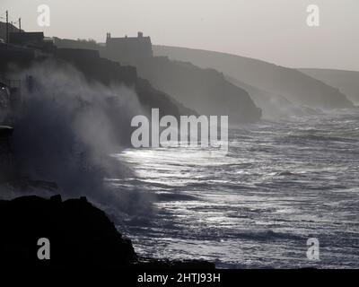 Sturmwellen, Porthleven, Cornwall Stockfoto