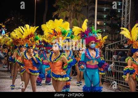 sitges Carnaval 2022 desfile de sonrisas en la rua de la disbauxa 2022 Stockfoto