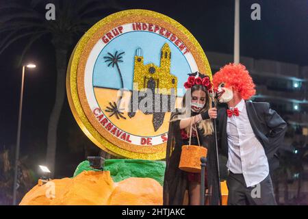 sitges Carnaval 2022 desfile de sonrisas en la rua de la disbauxa 2022 Stockfoto