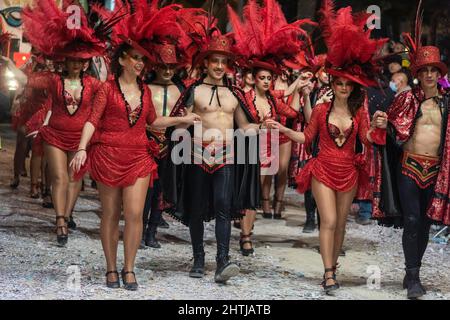 sitges Carnaval 2022 desfile de sonrisas en la rua de la disbauxa 2022 Stockfoto