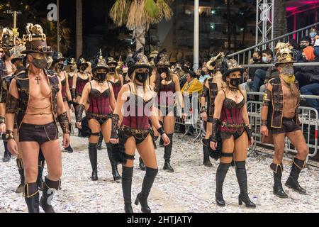 sitges Carnaval 2022 desfile de sonrisas en la rua de la disbauxa 2022 Stockfoto