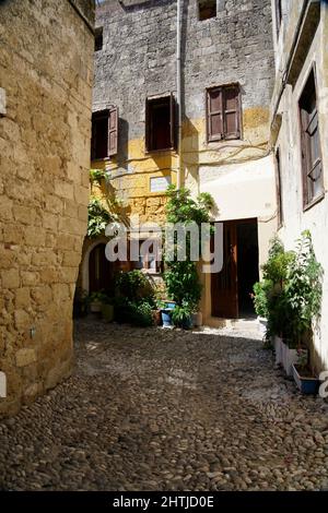 Typische Ecke in Chora, Altstadt, Rhodos, Dodekanes, zwölf Inseln, Griechenland, Europa Stockfoto