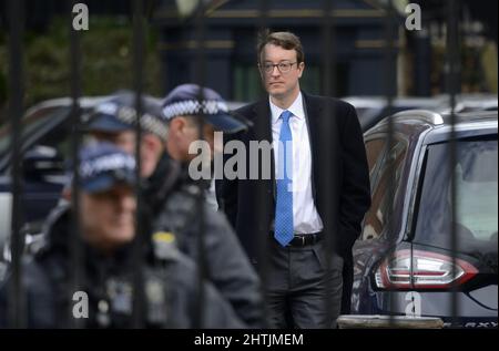 Simon Clarke MP (Con: Middlesbrough South and East Cleveland) Chief Secretary to the Treasury - Verlassen Downing Street über Horse Guards Road nach einem Stockfoto