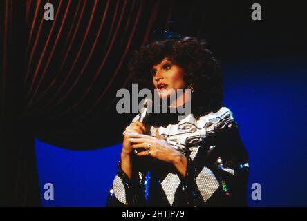 Mary und Gordy, Travesteshow, ARD, 1983, im Bild: Travestiestar Mary Morgan, dargestellt von Georg Preusse. Mary and Gordy, Travestie-Show in der ARD, 1983, im Bild: Travestie-Star Mary Morgan, gespielt von Georg Preusse. Stockfoto