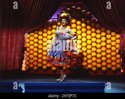 Mary und Gordy, Travesteshow, ARD, 1983, im Bild: Travestiestar Gordy Blanche, dargestellt von Reiner Kohler. Mary and Gordy, Travestie-Show in der ARD, 1983, im Bild: Travestie-Star Gordy Blanche, gespielt von Reiner Kohler. Stockfoto