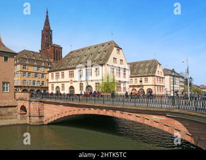 Raven-Brücke über die Ill in Straßburg. Stockfoto