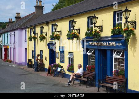 Fitzgerald's Irish Pub in einem Dorf, das in der BBC-Fernsehserie Ballykissangel, Avoca, County Wicklow, Irland, zu sehen ist Stockfoto