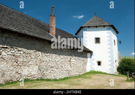 Burg, genannt Fortalicja Sobkowska in Sobków, Jędrzejów County, Świętokrzyskie Woiwodschaft, Polen Stockfoto