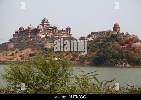 Bir Singh Palace, erbaut von Bir Singh Jo Dev Bundela im 17..Jahrhundert, in Datia, Madhya Pradesh, Indien. Stockfoto