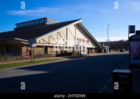 Ein Blick auf Sainsbury's Superstore in Brighouse, West Yorkshire, Großbritannien Stockfoto
