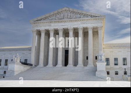 Washington, Usa. 01. März 2022. Das Gebäude des Obersten Gerichtshofs in Washington, DC. Kredit: SOPA Images Limited/Alamy Live Nachrichten Stockfoto