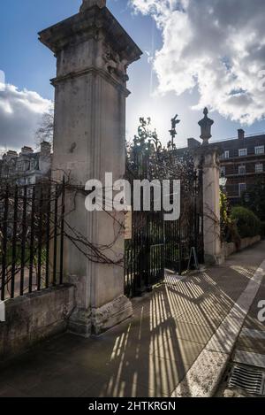 Der Inner Temple-Garten des Londoner Rechtsviertels Temple, London, England, Großbritannien Stockfoto