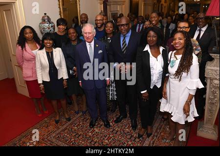 Der Prinz von Wales veranstaltet einen Empfang für Unterstützer der Powerlist im Clarence House in London. Bilddatum: Dienstag, 1. März 2022. Stockfoto