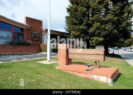 Feuerwehrschild in der Stadt Millbrae, Kalifornien, USA; kommunale Behörden. Stockfoto