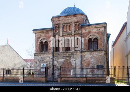 Das Gebäude der orthodoxen Synagoge aus dem Jahr 1891, heute ungenutzt, Papret, Sopron, Ungarn Stockfoto