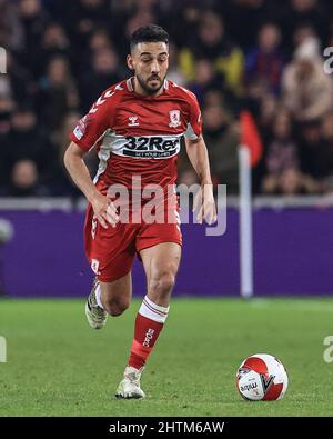 Middlesbrough, Großbritannien. 01. März 2022. Neil Taylor #3 von Middlesbrough bricht mit dem Ball in Middlesbrough, Vereinigtes Königreich am 3/1/2022. (Foto von Mark Cosgrove/News Images/Sipa USA) Quelle: SIPA USA/Alamy Live News Stockfoto