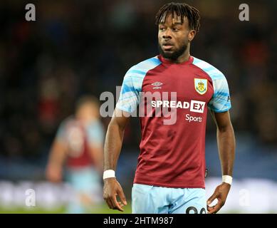 Burnley, Großbritannien. 1.. März 2022 ; Turf Moor, Burnley, Lancashire, England; Premier League Football, Burnley versus Leicester City ; Maxwel Cornet of Burnley Credit: Action Plus Sports Images/Alamy Live News Stockfoto