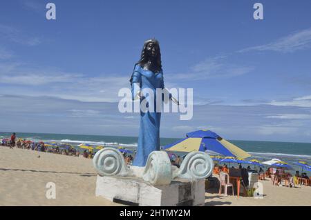 1. März 2022, Natal, Rio Grande do Norte, Brasilien: (INT) die Statue von Iemanja wurde am Meio Beach in Natal deprediert. 1. März 2022, Natal, Rio Grande do Norte, Brasilien. Blick auf die Statue von Iemanja, die als Beschützerin des Fischfangs und Mutter aller Orixas gilt, die am Meio-Strand in Natal installiert wurde, am Montag (28) wurde die Morgendämmerung schwarz gestrichen. Nach Angaben des Kulturdepartements der Stadt wurde die Intervention weder von dem Künstler durchgeführt, der das Werk verfasst hat, noch war er zur Durchführung autorisiert. (Bild: © Jose Aldenir/TheNEWS2 via ZUMA Press Wire) Stockfoto