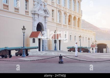 Monte Carlo, Monaco - 24. Mai 2012: Eingang des Fürstenpalastes von Monaco. Stockfoto