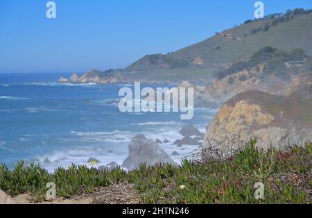 Ikonischer Highway 1 entlang der atemberaubenden Küste von Big Sur, Monterey County CA Stockfoto