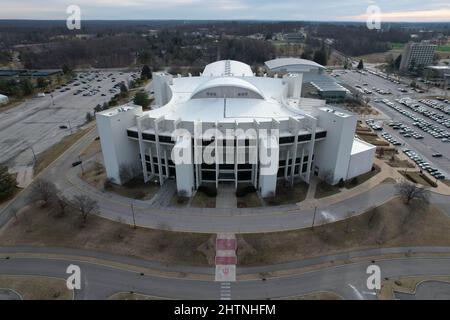 Eine Luftaufnahme der Simon Skjodt Assembly Hall auf dem Campus der Indiana University, Montag, den 1. März 2022, in Bloomington, Ind. Die Arena ist die Heimat von Stockfoto