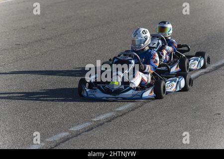 Boys Racing Go-Cart auf Kartbahn, Toledo, Spanien Stockfoto