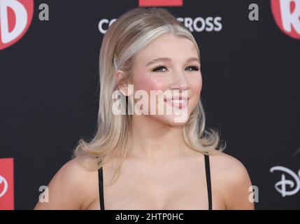 Los Angeles, USA. 01. März 2022. AVA Morse kommt zu Disneys ROT ANHALTENDER Los Angeles Premiere, die am Dienstag, dem 1. März 2022, im Pantages Theatre in Hollywood, CA, stattfand. (Foto: Sthanlee B. Mirador/Sipa USA) Quelle: SIPA USA/Alamy Live News Stockfoto
