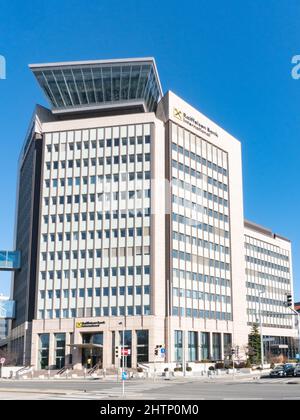 RBI. Raiffeisen Bank International. Hauptsitz in Wien, Österreich. Bankgebäude im Bezirk 3.. Stockfoto