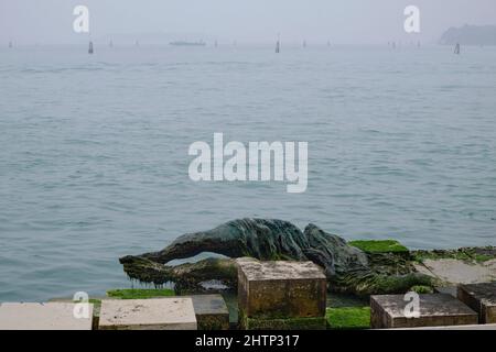 Bronzemedaille der Partisanen von Augusto Murer in den Biennale-Gärten, venedig Stockfoto