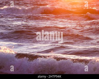 Sonnenuntergang über dem Mittelmeer in Oliva, Valencia, Spanien Stockfoto