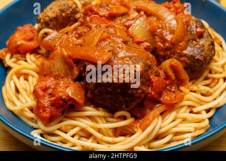 Gericht mit Fleischbällchen und Spaghetti mit Marinara-Sauce Stockfoto