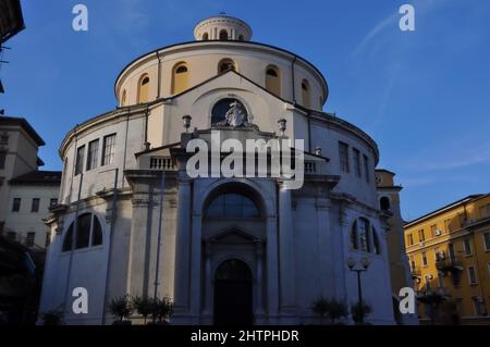 Blick auf die St. Veits Kathedrale im Zentrum von Rijeka.die Kathedrale ist eine Barock-gotische römisch-katholische Kirche in der heutigen Form wurde im Jahr 1638 gebaut. Stockfoto