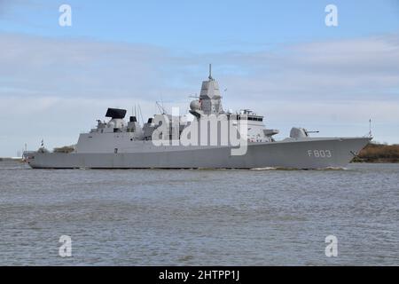 Die Royal Netherlands Navy Frigate HNLMS Tromp F803 kommt auf der Themse an, um einige Tage in London auf einem Hafenanruf zu verbringen Stockfoto